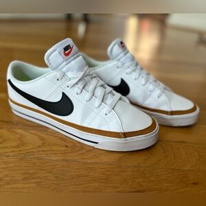 Nike Court Legacy Next Nature Women size 10